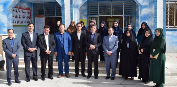 بازدیدمدیریت امورپردیس های استان ومدیرکل آموزش وپرورش ازدبیرستان شهید چمران ناحیه سه بمناسبت روز کارورزی  2