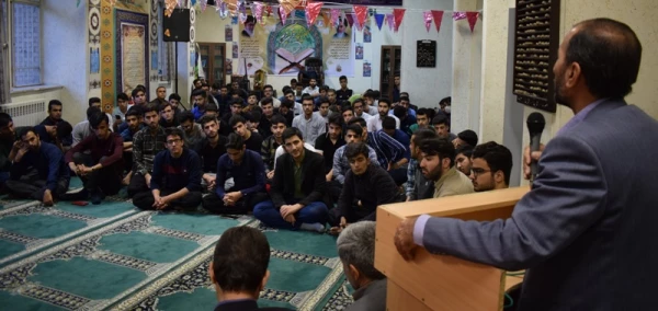 برگزاری نشست صمیمی مدیرکل آموزش و پرورش ومدیرامورپردیس های دانشگاه فرهنگیان استان کرمانشاه بادانشجویان پردیس شهید رجایی 3