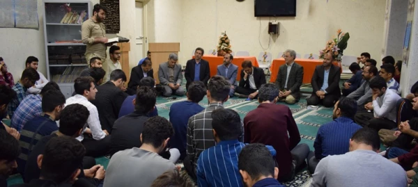 برگزاری نشست صمیمی مدیرکل آموزش و پرورش ومدیرامورپردیس های دانشگاه فرهنگیان استان کرمانشاه بادانشجویان پردیس شهید رجایی 5