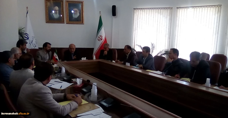 برگزاری جلسه مدیرامور پردیس های استان کرمانشاه با معاون سیاسی امنیتی استانداری  3