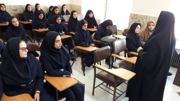 بازدید دانش آموزان دبیرستان بعثت ناحیه 2 کرمانشاه از پردیس شهید صدوقی در هفته بزرگداشت کارورزی 2