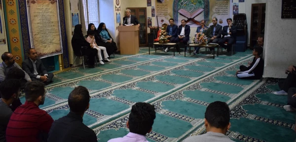 برگزاری مراسم افطاری و تقدیر از پژوهشگران برتر و نفرات برتر مسابقه کتابخوانی و جشنواره رویش  3