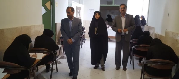 بازدید دکتر محمدی از روند برگزاری امتحانات دانشجویان 3