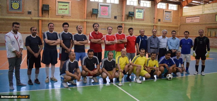 برگزاری مسابقه فوتسال بین اساتید و کارکنان دانشگاه فرهنگیان کرمانشاه 2