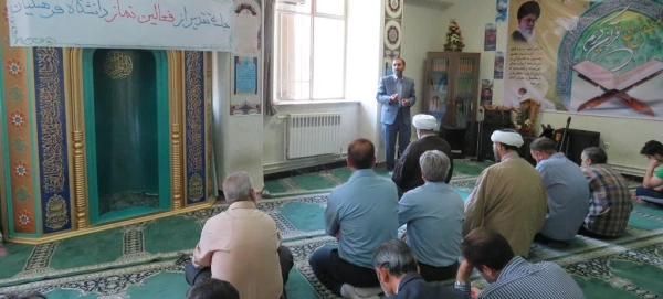 مراسم تجلیل از خادمان و فعالان نماز، قرآن و عترت پردیس های استان برگزارشد. 4