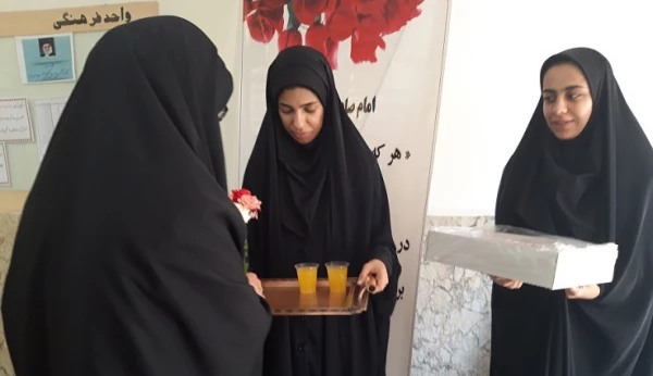 مراسم استقبال از دانشجویان با حضور مسئولین پردیس شهید صدوقی انجام شد. 2