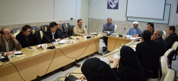 ششمین جلسه هم اندیشی اساتید و نخبگان دانشگاه فرهنگیان کرمانشاه برگزارشد. 3