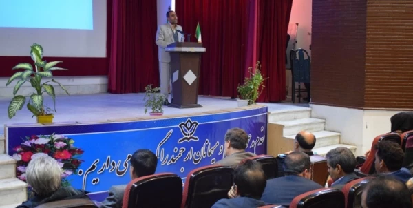 یکی از حوزه هایی که در دانشگاه به عنوان رسالت اصلی همیشه بایستی در حال فعالیت وتکاپو باشد حوزه پژوهش است

 3