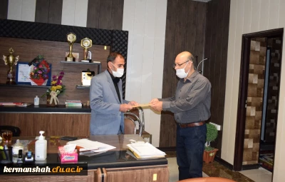 به مناسبت هفته دولت و روز کارمند انجام شد:

تجلیل و تقدیر از کارمندان پردیس ها و مراکز دانشگاه فرهنگیان استان کرمانشاه