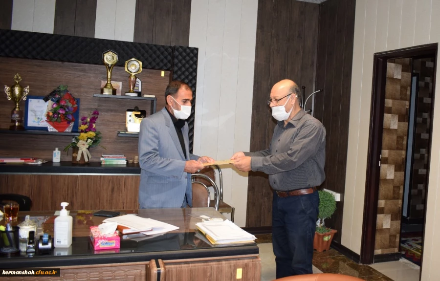 تجلیل و تقدیر از کارمندان پردیس ها و مراکز دانشگاه فرهنگیان استان کرمانشاه 2