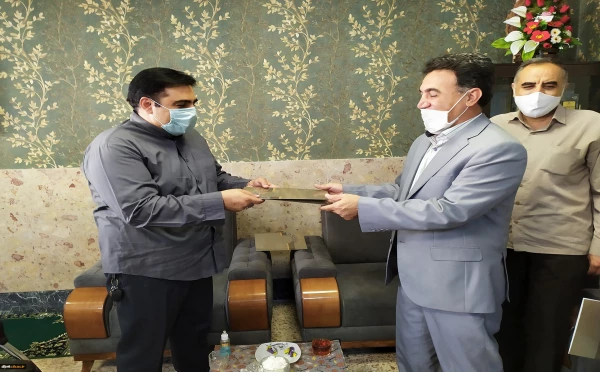 مراسم گرامیداشت هفته دفاع مقدس و تجلیل ازرزمندگان و ایثارگران 8 سال دفاع مقدس در پردیس شهید رجایی 3