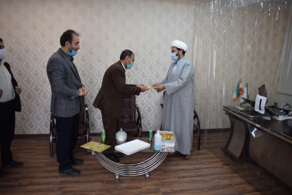 تقدیرمدیریت دانشگاه فرهنگیان از اداره اوقاف وامورخیریه ناحیه یک کرمانشاه 2