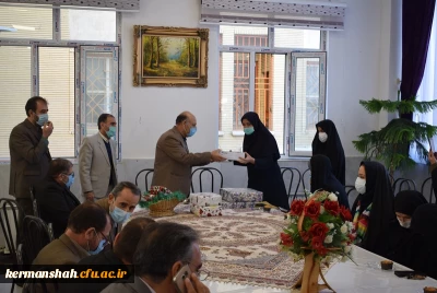 در سالروز ولادت با سعادت حضرت زهرا (س) در دانشگاه فرهنگیان کرمانشاه صورت گرفت

تقدیر از بانوان شاغل در پردیس شهید صدوقی 