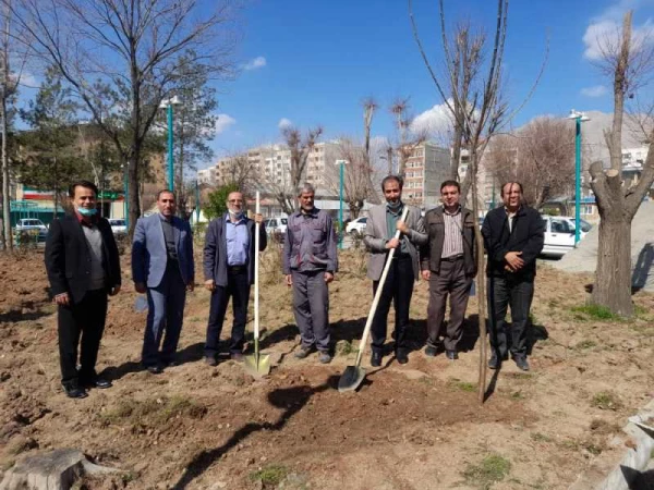 مراسم روز درختکاری در دانشگاه فرهنگیان کرمانشاه برگزار شد. 2