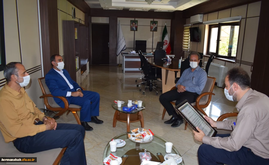 تقدیر مدیر امورپردیس های استان از رییس سازمان مدیریت وبرنامه ریزی استان در جذب اعتبار 3