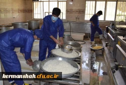 پخت غذای گرم و توزیع 4000 بسته غذایی در بین خانواده های نیازمند توسط قرارگاه شهید ابراهیم هادی وبسیج دانشجویی دانشگاه فرهنگیان استان کرمانشاه  3