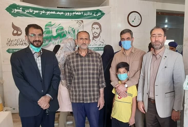 پخت غذای گرم و توزیع 4000 بسته غذایی در بین خانواده های نیازمند توسط قرارگاه شهید ابراهیم هادی وبسیج دانشجویی دانشگاه فرهنگیان استان کرمانشاه  7