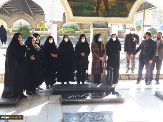 زیارت مزار شهدا در هفته گرامیداشت بسیج توسط کارکنان پردیس شهید صدوقی
 2