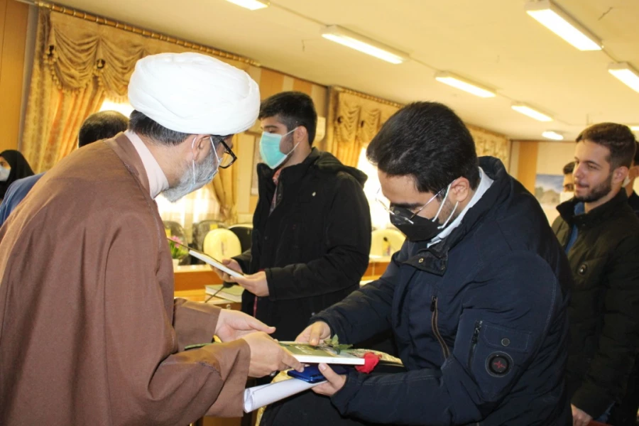 دوران دانشجویی فرصتی ارزشمند برای اعتلای اخلاقی، علمی و توانمندی دانشجویان است. 5