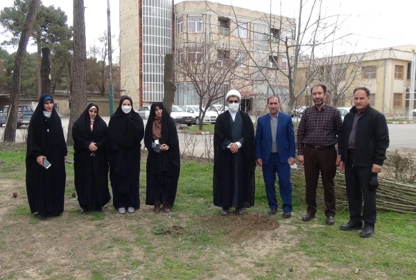 کاشت نهال در پردیس های دانشگاه فرهنگیان استان کرمانشاه  3