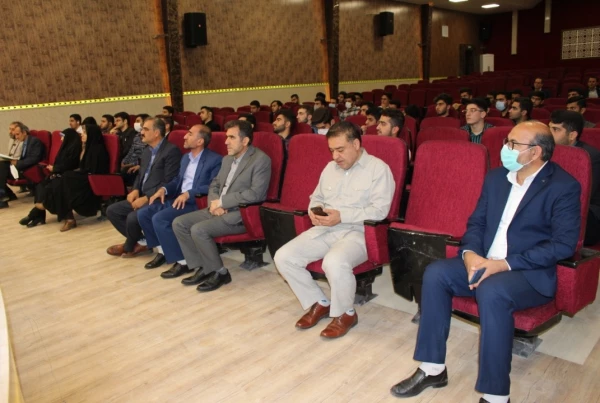 دیدار دانشجویان با مدیرکل آموزش و پرورش استان 2