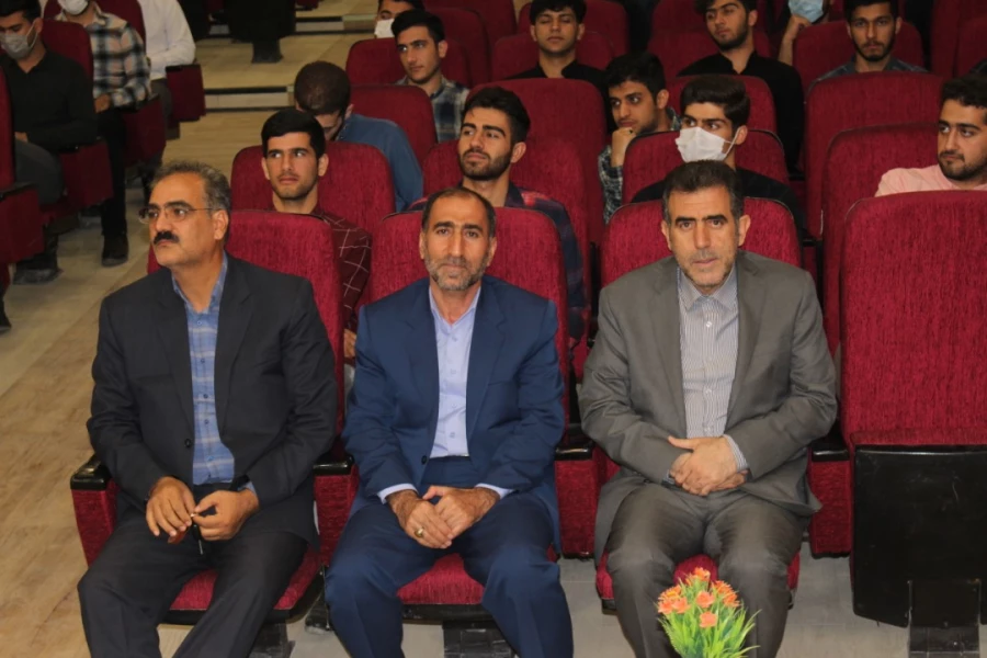 دیدار دانشجویان با مدیرکل آموزش و پرورش استان 3