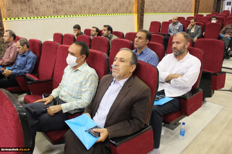 همایش علمی فرهنگی با موضوع بازخوانی سیره نظری حضرت امام خمینی (ره) و حضرت امام خامنه ای (مدظله العالی) با تاکید بر  نظام تربیت معلم 4