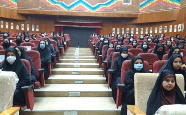 نشست صمیمانه  نو معلمان پردیس شهید صدوقی با معاون آموزش ابتدایی اداره کل آموزش و پرورش کرمانشاه 3