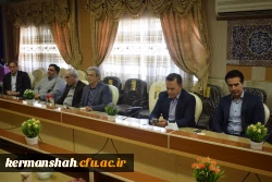 از کارمند بازنشسته دانشگاه تقدیر شد. 4