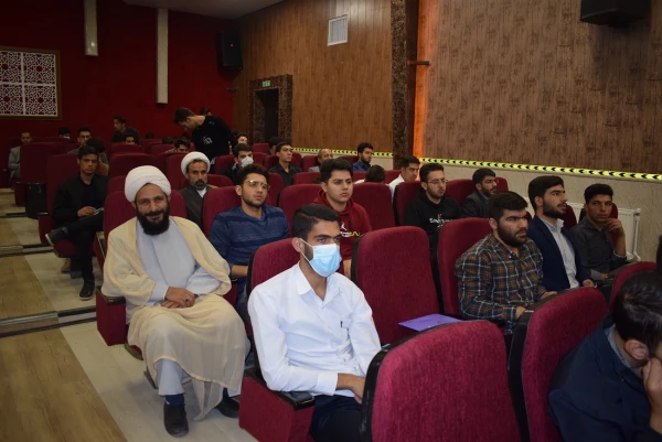 دکتر عظیم عظیمی به عنوان مدیر امور پردیس های دانشگاه فرهنگیان استان کرمانشاه معرفی شد. 11