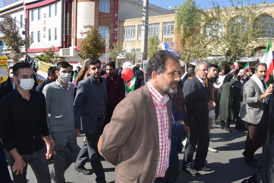 حماسه حضور انقلابی جامعه دانشگاه فرهنگیان کرمانشاه در راهپیمایی روز ملی مبارزه با استکبار جهانی 8