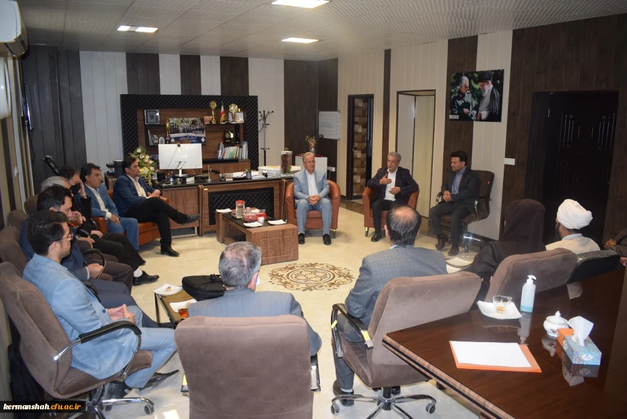 دیدار اساتید دانشگاه با سرپرست جدید مدیریت امور پردیس های استان کرمانشاه 2