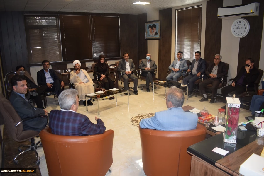دیدار اساتید دانشگاه با سرپرست جدید مدیریت امور پردیس های استان کرمانشاه 4