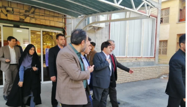 نشست بهمن امیری مقدم استاندار کرمانشاه با دانشجویان دختر پردیس دانشگاهی شهید صدوقی دانشگاه فرهنگیان 3