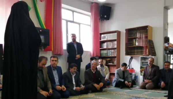 نشست بهمن امیری مقدم استاندار کرمانشاه با دانشجویان دختر پردیس دانشگاهی شهید صدوقی دانشگاه فرهنگیان 7