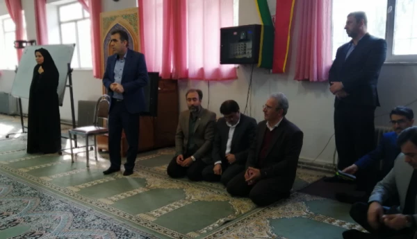 نشست بهمن امیری مقدم استاندار کرمانشاه با دانشجویان دختر پردیس دانشگاهی شهید صدوقی دانشگاه فرهنگیان 12