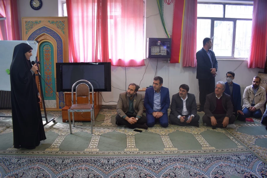 نشست صمیمی استاندار کرمانشاه با دانشجویان پردیس شهید صدوقی کرمانشاه 12