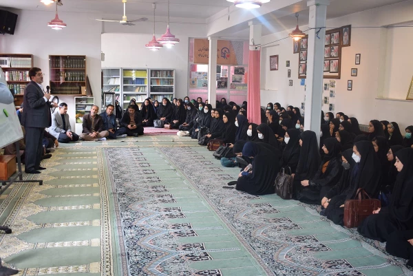 نشست صمیمی استاندار کرمانشاه با دانشجویان پردیس شهید صدوقی کرمانشاه 14