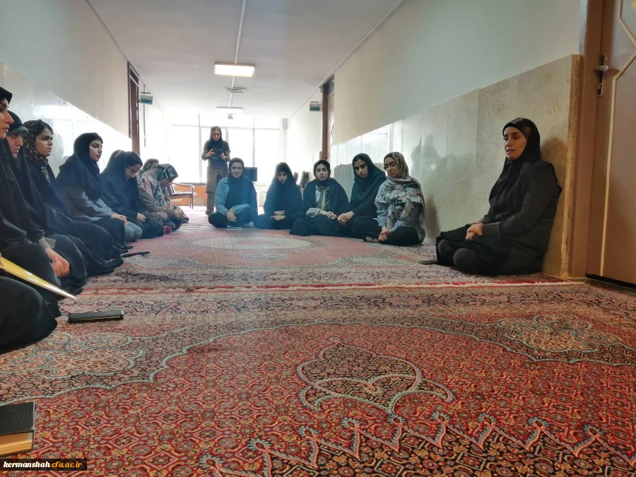 نشست صمیمی سرپرست شهید صدوقی دکتر رحیم زاده ،  معاون پشتیبانی آقای فلاحی و سرپرستان خوابگاه با دانشجومعلمان نماینده اتاق بلوک سه 2