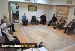 دیدار مدیر امور پردیس های استان با نماینده ولی فقیه و امام جمعه کرمانشاه 2