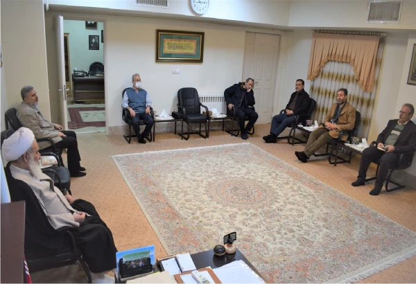 دیدار مدیر امور پردیس های استان با نماینده ولی فقیه و امام جمعه کرمانشاه 2