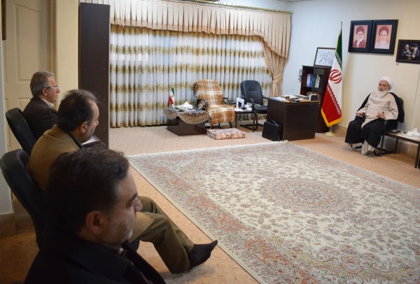 دیدار مدیر امور پردیس های استان با نماینده ولی فقیه و امام جمعه کرمانشاه 3