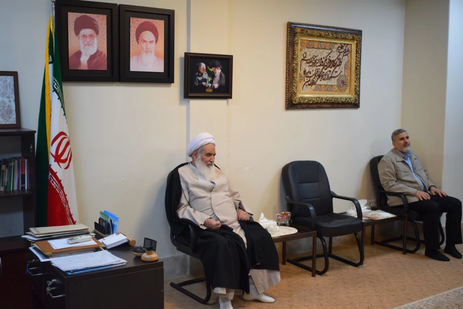 دیدار مدیر امور پردیس های استان با نماینده ولی فقیه و امام جمعه کرمانشاه 4
