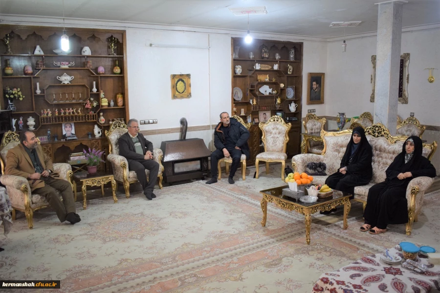 دیدار سرپرست مدیریت دانشگاه فرهنگیان کرمانشاه با خانواده شهید عبدالملکی 2