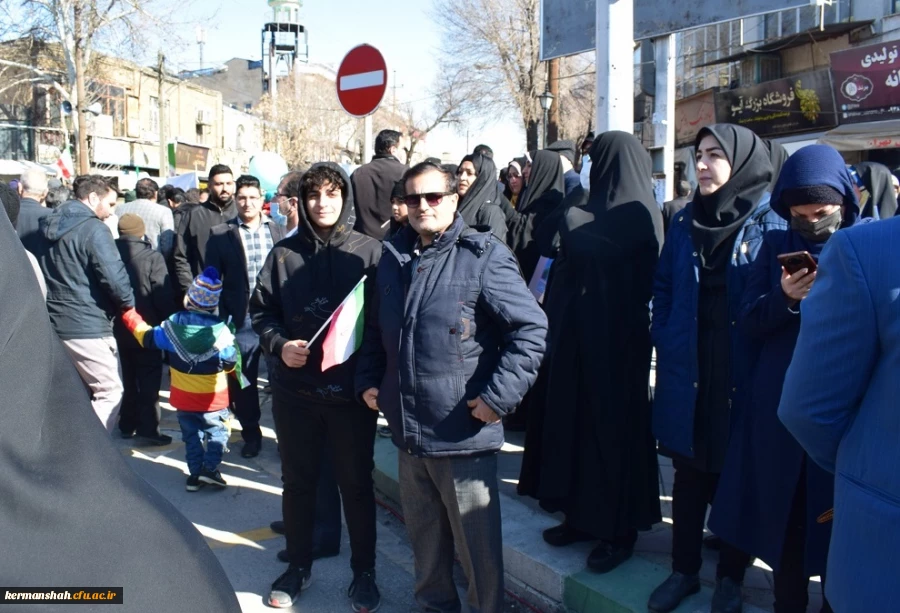 حماسه حضور انقلابی جامعه دانشگاه فرهنگیان کرمانشاه در راهپیمایی یوم الله 22 بهمن 1401 10