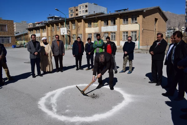 کلنگ زنی سالن ورزشی چند منظوره سرپوشیده پردیس شهید رجایی به زمین زده شد 2