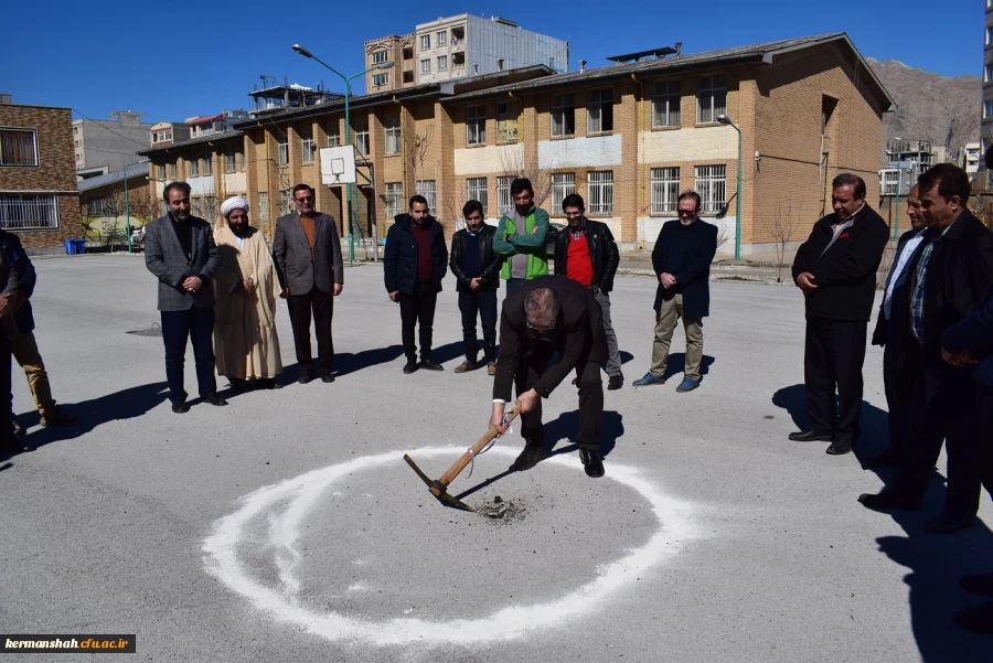کلنگ زنی سالن ورزشی چند منظوره سرپوشیده پردیس شهید رجایی به زمین زده شد 2