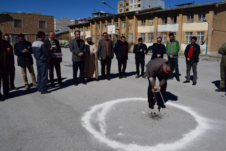 کلنگ زنی سالن ورزشی چند منظوره سرپوشیده پردیس شهید رجایی به زمین زده شد 6