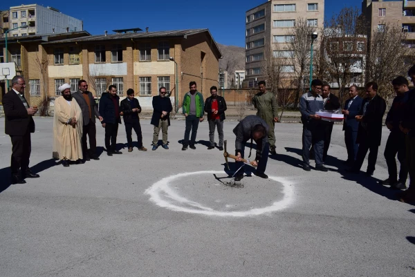 کلنگ زنی سالن ورزشی چند منظوره سرپوشیده پردیس شهید رجایی به زمین زده شد 7