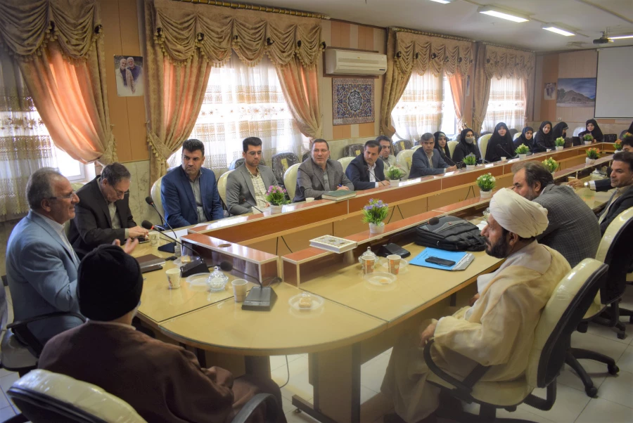 جلسه هم اندیشی اساتید دانشگاه فرهنگیان کرمانشاه برگزار شد. 3